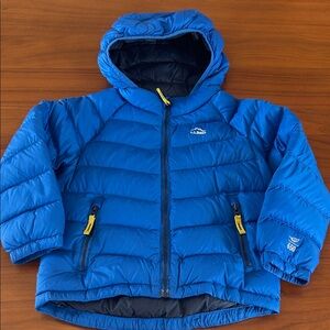 L.L. BEAN-Infants' and Toddlers' Ultralight 650 Down Jacket. 4T. Blue